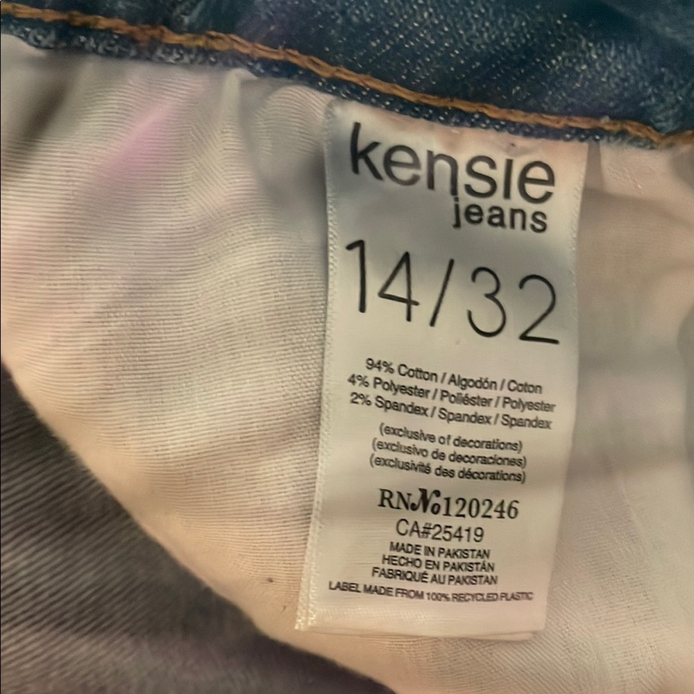 Kensie Blue Ankle Cropped Jeans with Distressed Details - Picture 3 of 4
